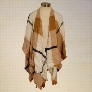 Old Navy Plaid Fringe Fall Shawl One Size Tan Cream Blanket Wrap